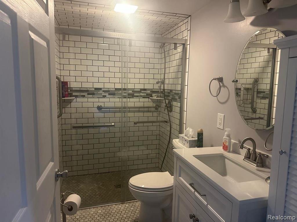 805 E HOPSON Street, Bad Axe, MI 48413 — Photo 8