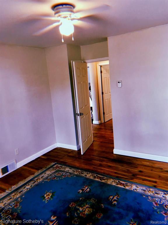 8310 BADGER Street, Detroit, MI 48213 — Photo 15