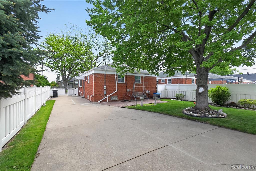 848 7th Street, Wyandotte, MI 48192 — Photo 4