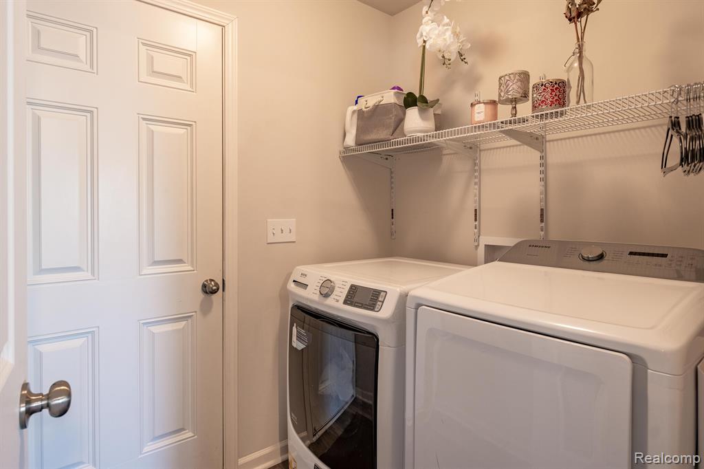 1642 GREENWAY Drive, Ypsilanti, MI 48198 — Photo 23