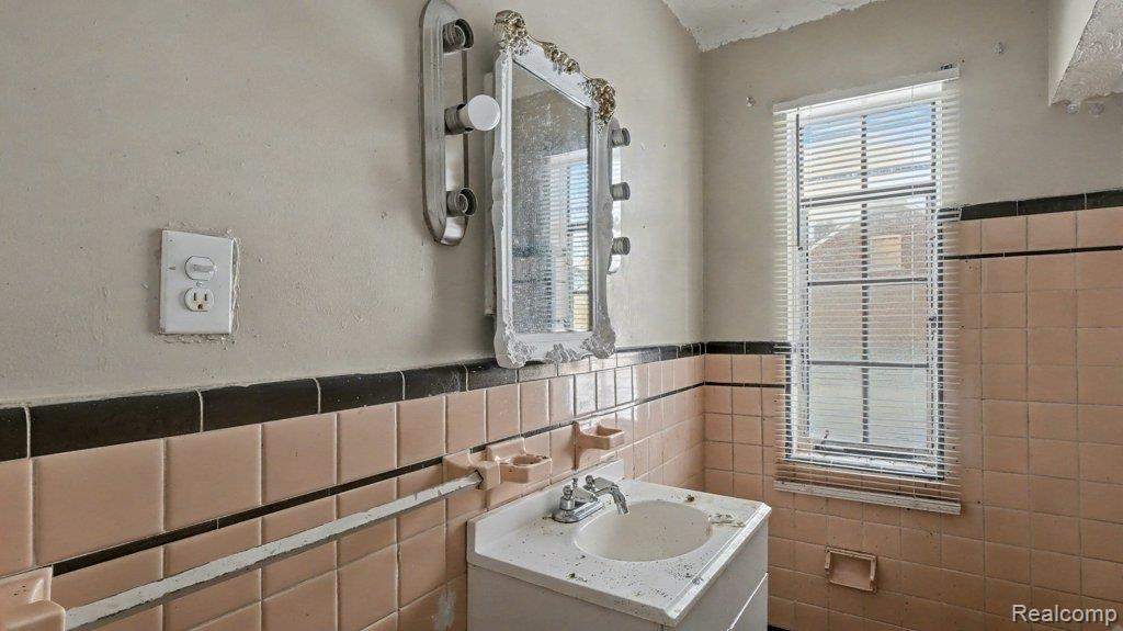 5818 Beaconsfield Street, Detroit, MI 48224 — Photo 12