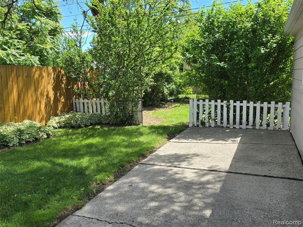 4663 Ziegler Street, Dearborn Heights, MI 48125 — Photo 16