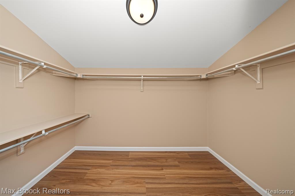 5605 DRAKE HOLLOW Drive W, West Bloomfield, MI — Photo 24