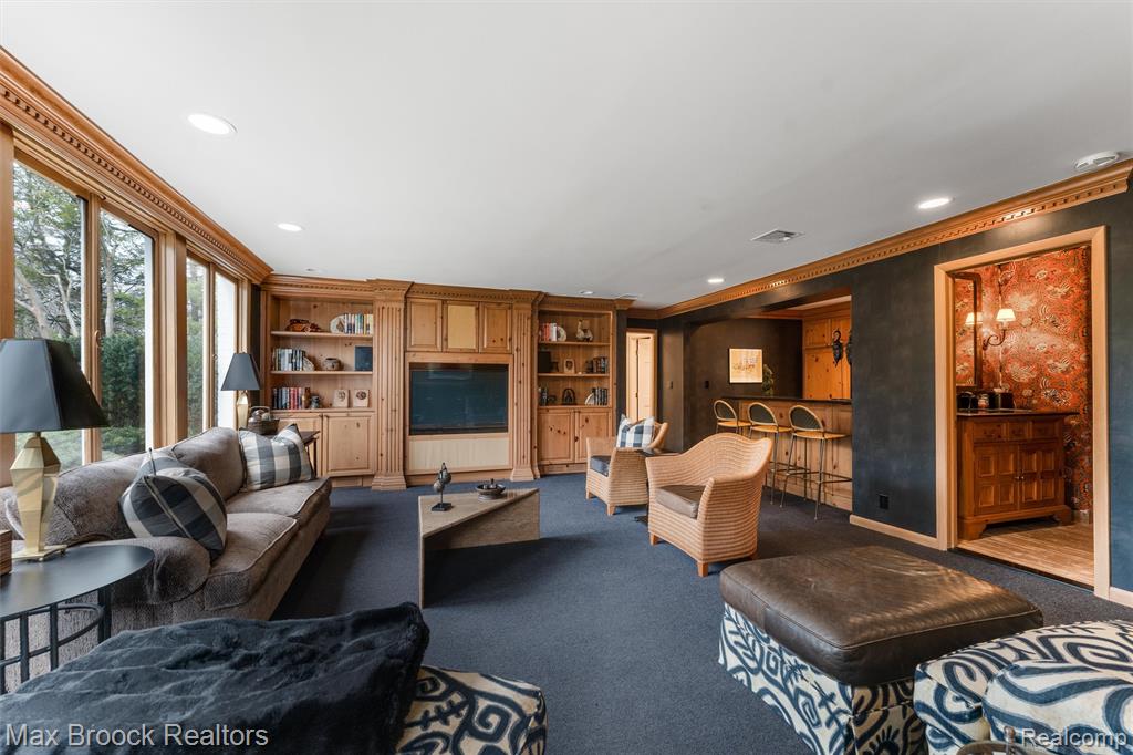 919 W Glengarry Circle, Bloomfield Hills, MI 48301 — Photo 35