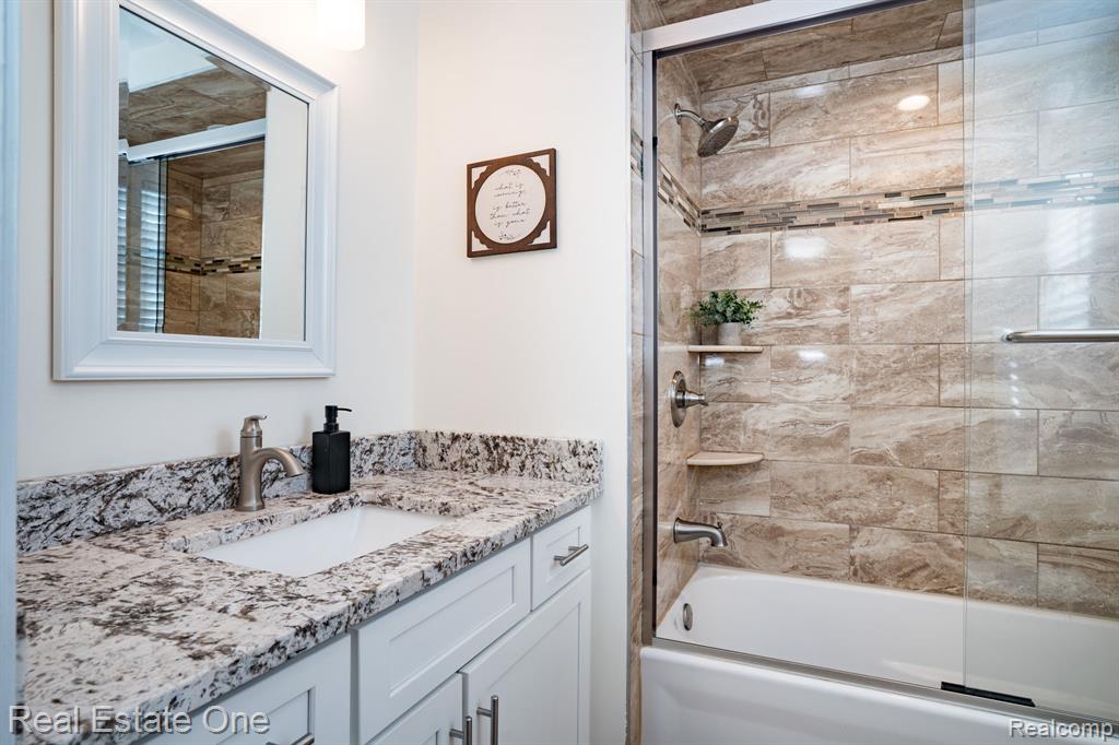 4995 Stoddard Drive, Troy, MI 48085 — Photo 21