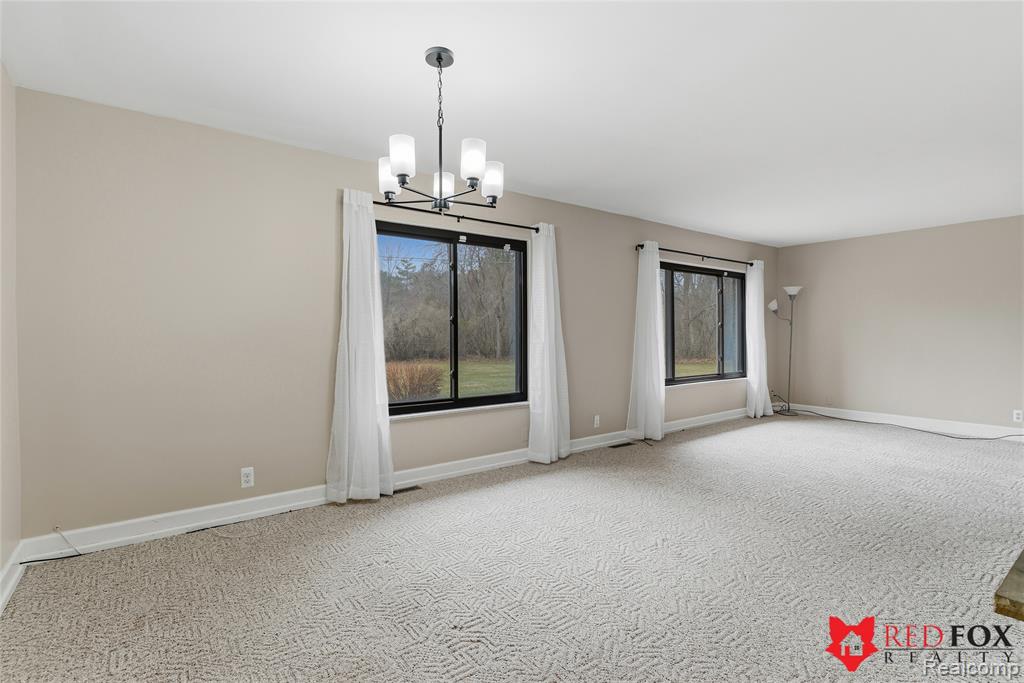 5368 Oaktree Court, Flint, MI 48532 — Photo 7