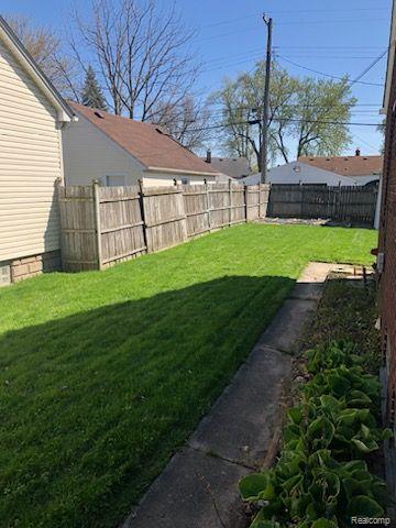 581 ANTOINE Street, Wyandotte, MI 48192 — Photo 45