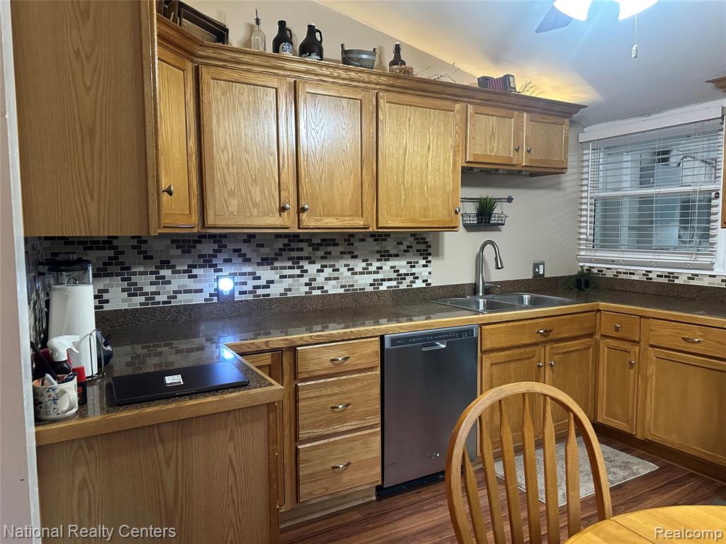 10461 9 Mile Road, Whitmore Lake, MI 48189 — Photo 11