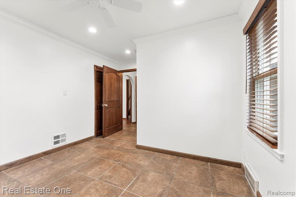1353 Ford Avenue, Wyandotte, MI 48192 — Photo 17