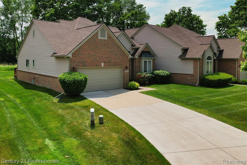 5958 Lochmore Drive, Commerce Twp, MI 48382 — Photo 3