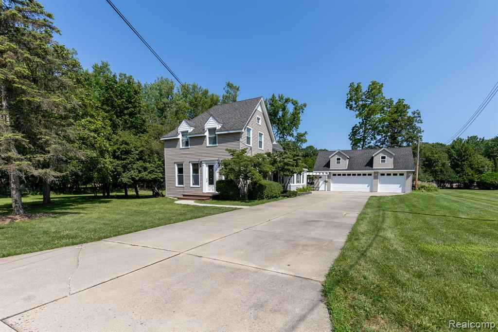 7950 ISLAND Boulevard, Grosse Ile, MI 48138 — front exterior