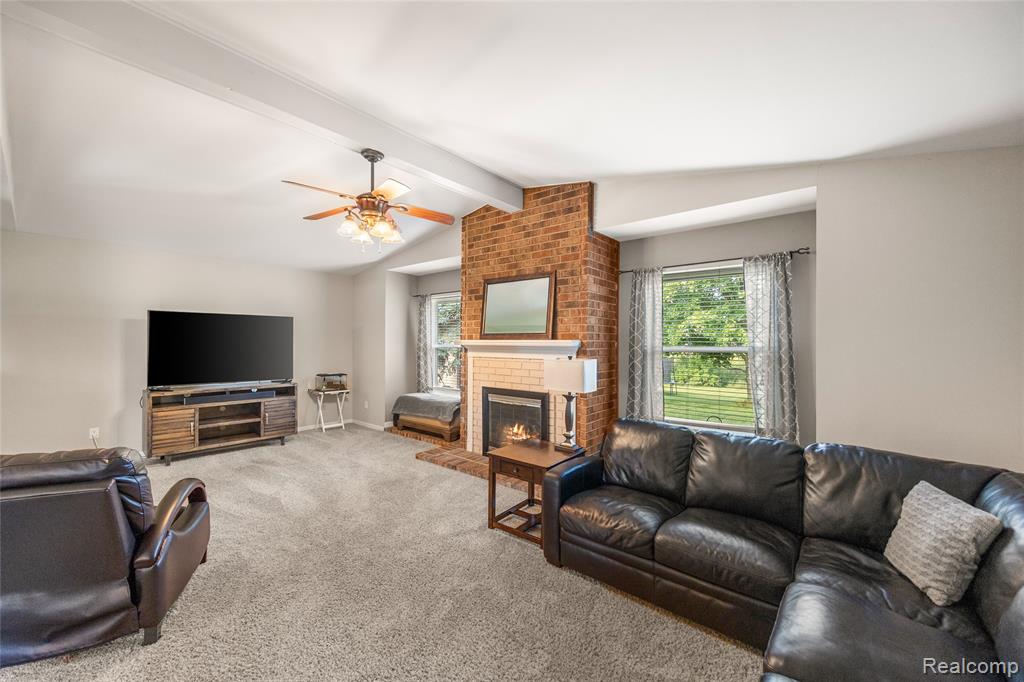 46073 Hollowoode Lane, Macomb, MI 48044 — Photo 15