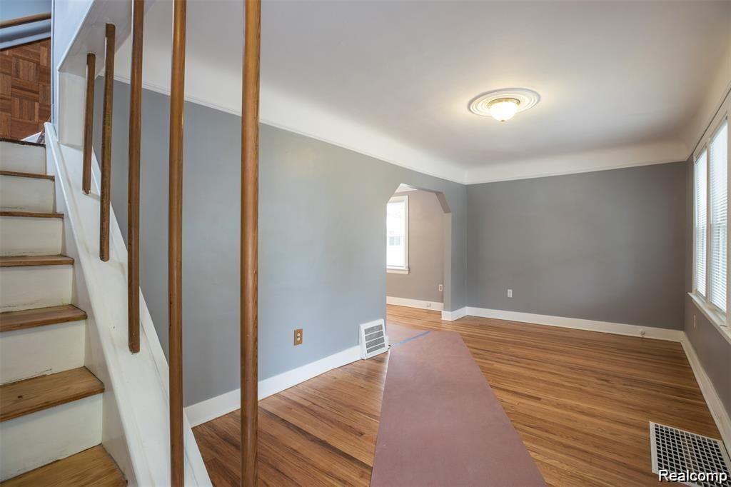 6753 HEYDEN Street, Dearborn Heights, MI 48127 — Photo 7