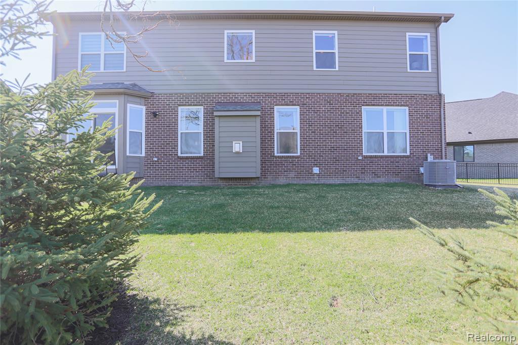 13101 Valencia Drive, Utica, MI 48315 — Photo 6