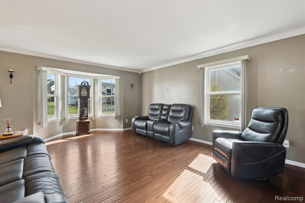 4045 FOREST EDGE Drive, Commerce Twp, MI 48382 — Photo 9
