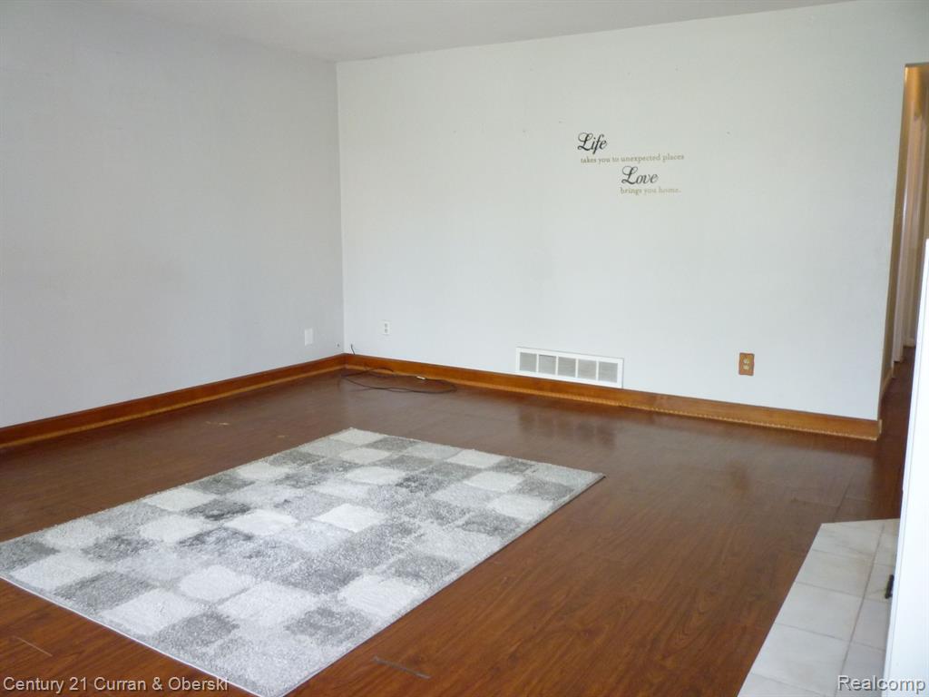 3986 WESTPOINT Street, Dearborn Heights, MI 48125 — Photo 6