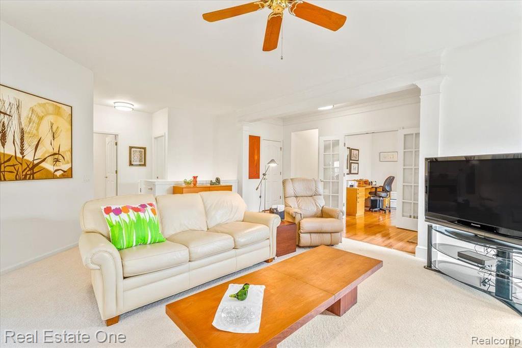 39612 GREENBRIER Court, Northville, MI 48168 — Photo 18