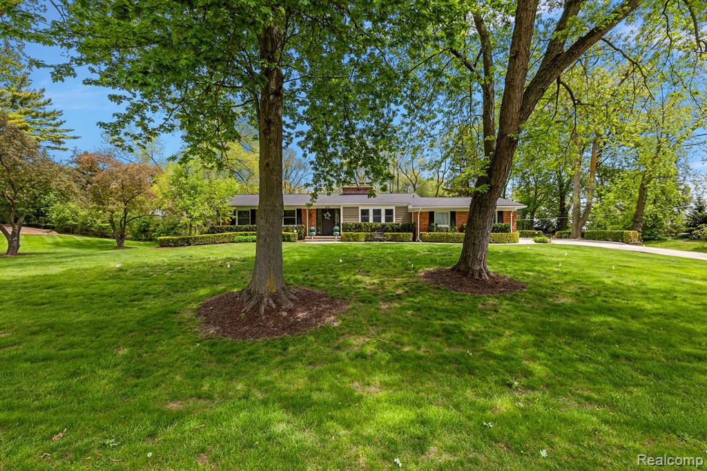 6491 HILLS Drive, Bloomfield Hills, MI 48301 — Photo 42