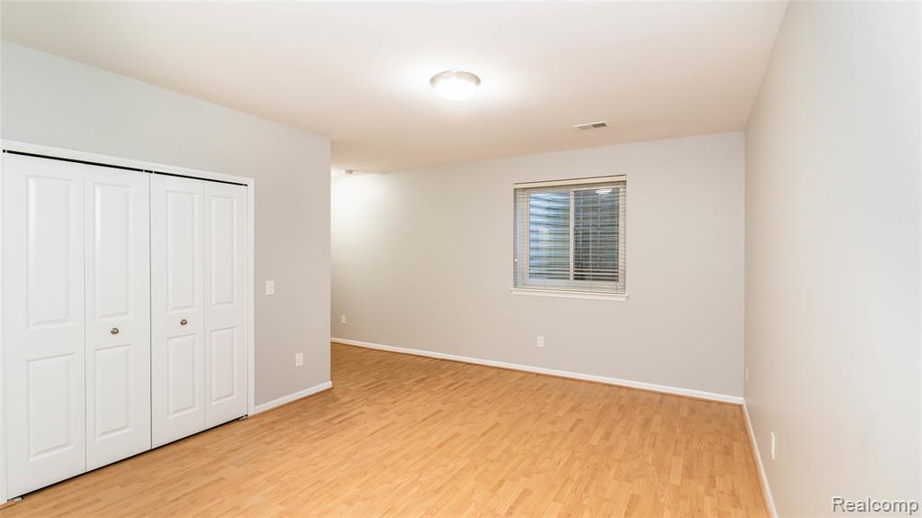 6114 Heron Hills Drive, Wolverine Lake, MI 48390 — Photo 21