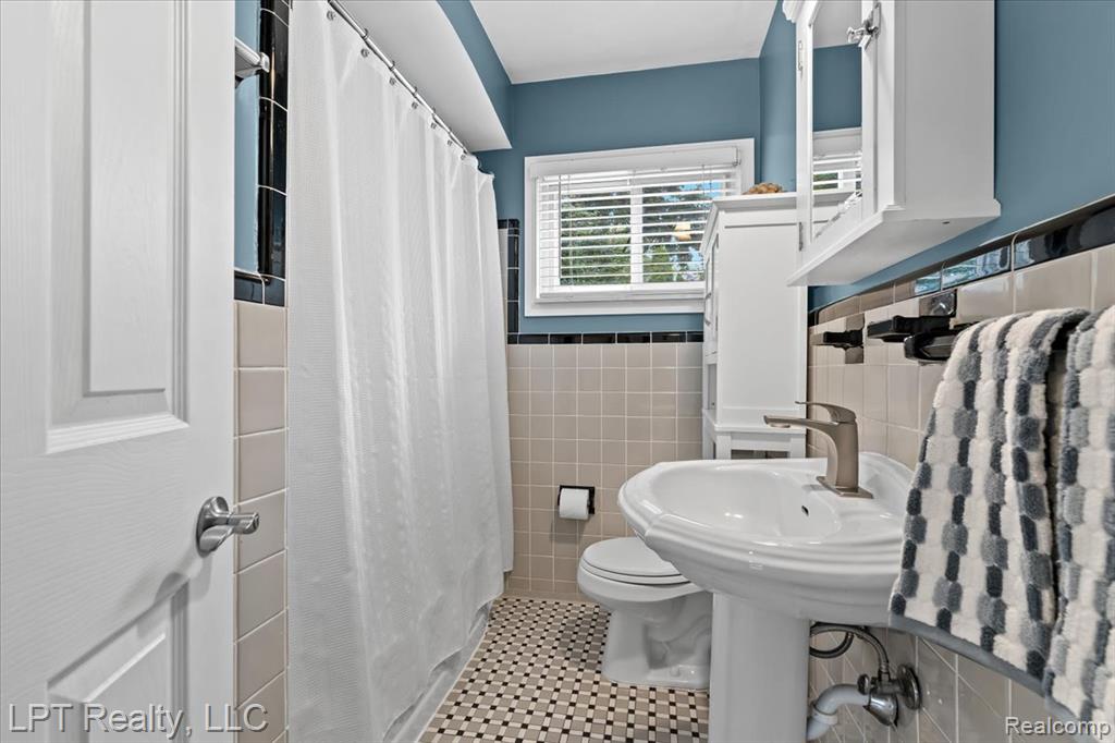4357 Robinwood Avenue, Royal Oak, MI 48073 — Photo 15
