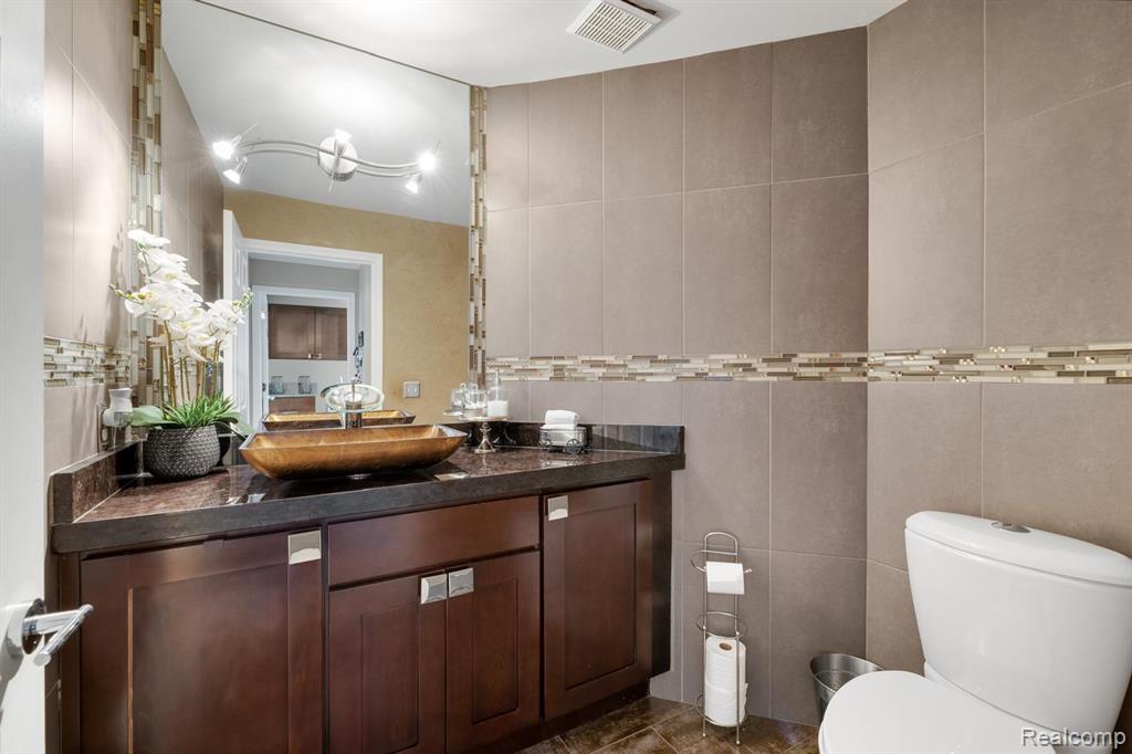 45021 Riverwoods Drive, Macomb, MI 48044 — Photo 30