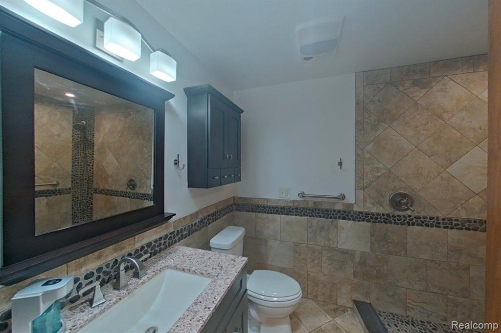 6523 ELLINWOOD Drive, White Lake, MI 48383 — Photo 40