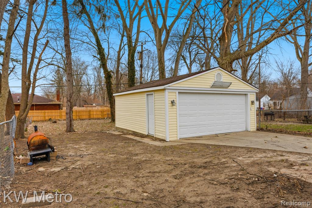 19848 Winston Street, Detroit, MI 48219 — Photo 18