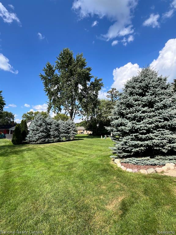 42372 COTSWOLD Court, Northville, MI 48168 — Photo 63