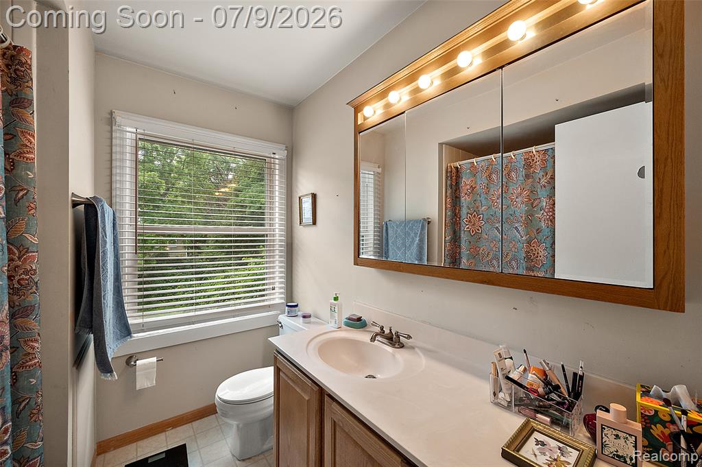 930 Little Hill Court, Rochester Hills, MI 48307 — Photo 34
