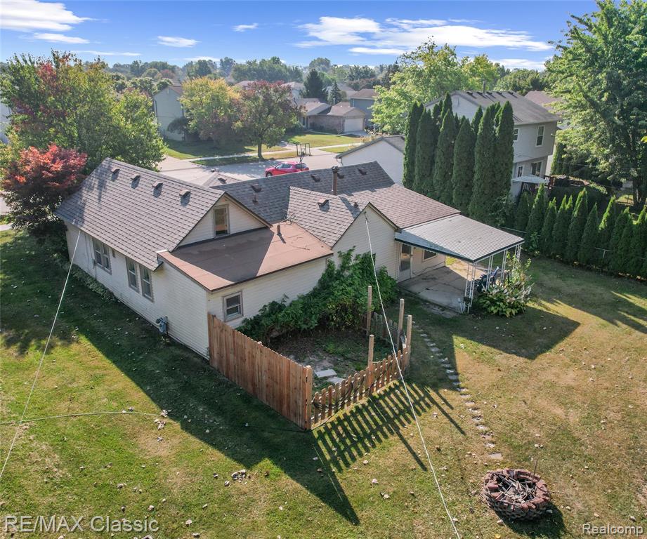 2185 Oakview Drive, Canton, MI 48187 — Photo 2