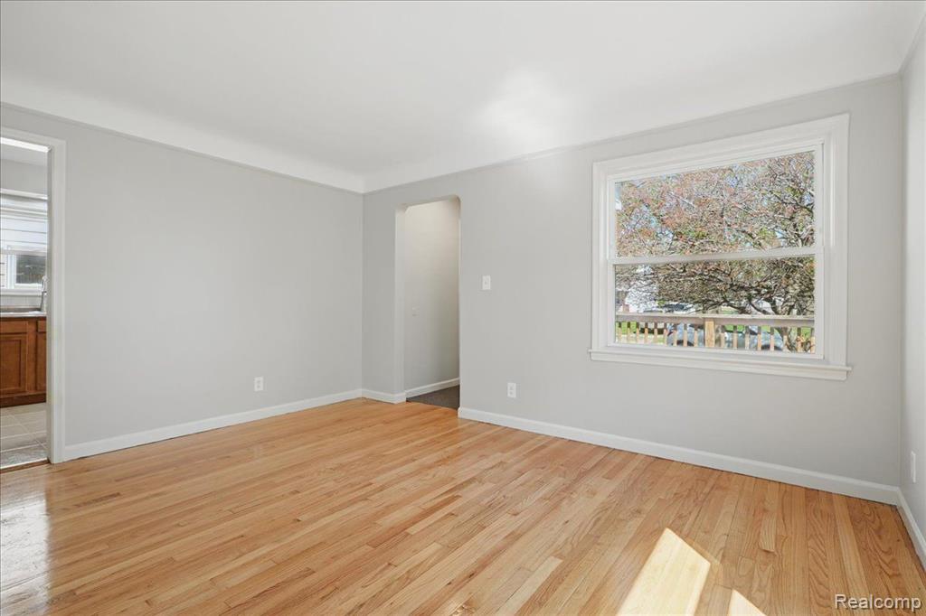 46 E LONGFELLOW Avenue, Pontiac, MI 48340 — Photo 12