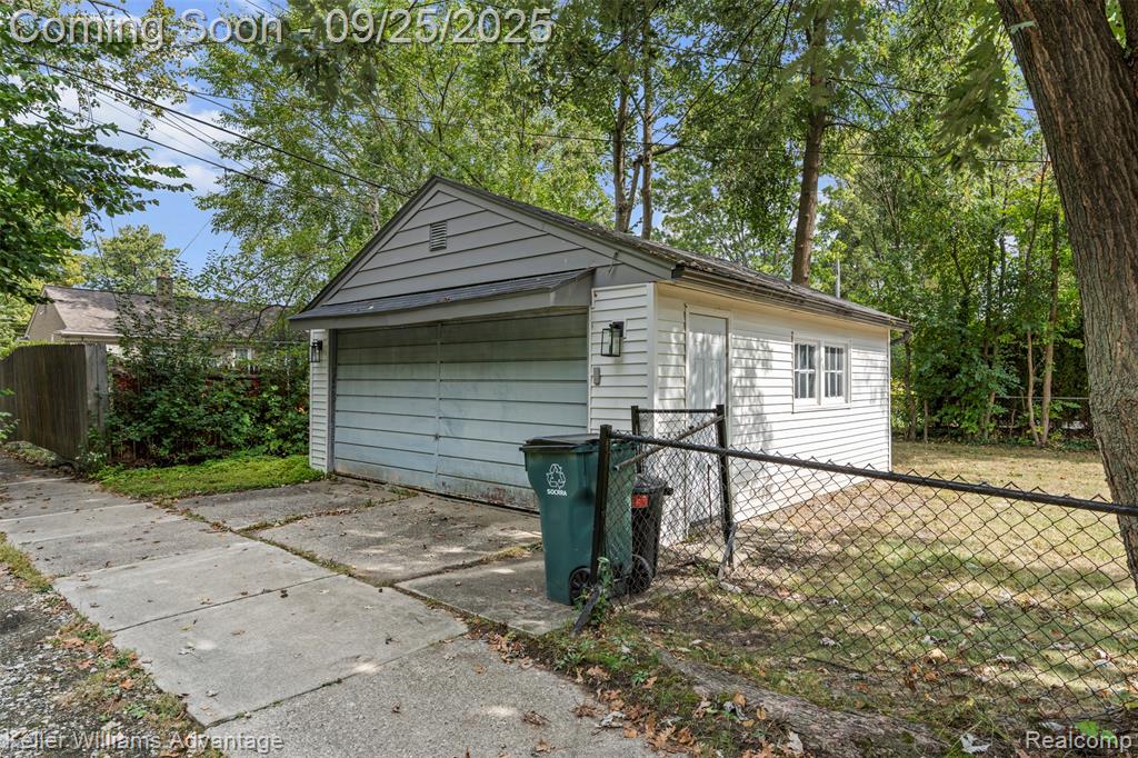 15858 Kirkshire Avenue, Beverly Hills, MI 48025 — Photo 18