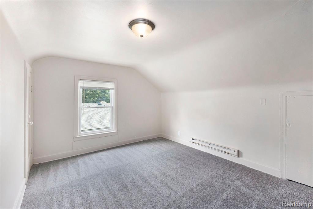 8425 CHALMERS Avenue, Warren, MI 48089 — Photo 12