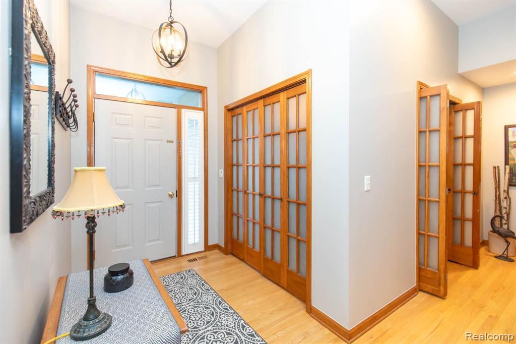914 E LIBERTY Street, Milford, MI 48381 — Photo 18