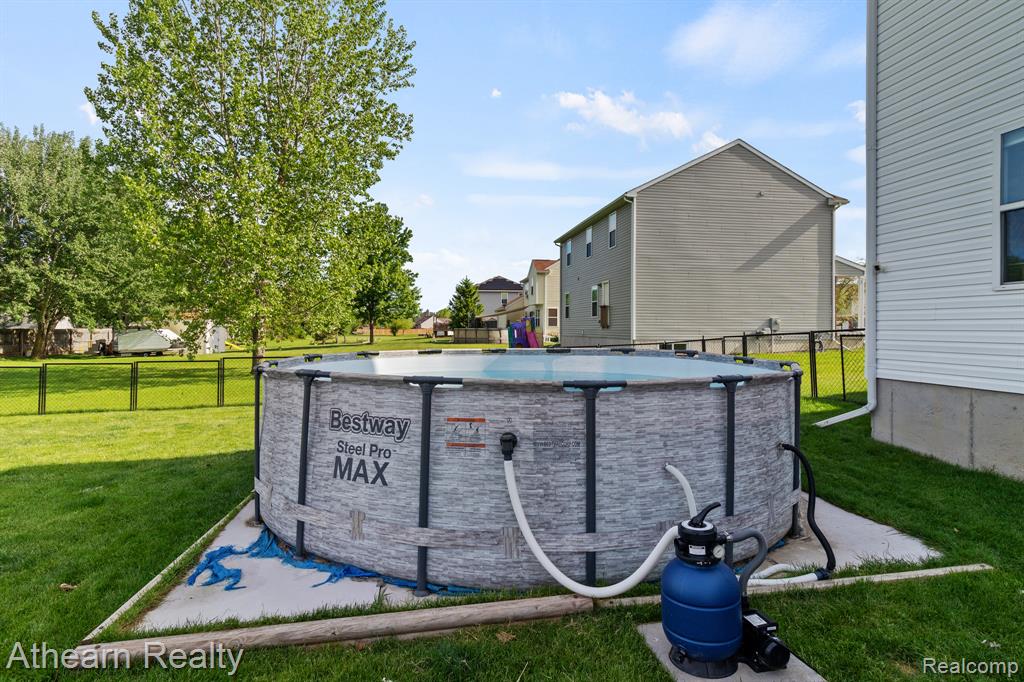 6102 Weyerbacher Drive, Swartz Creek, MI 48473 — Photo 8