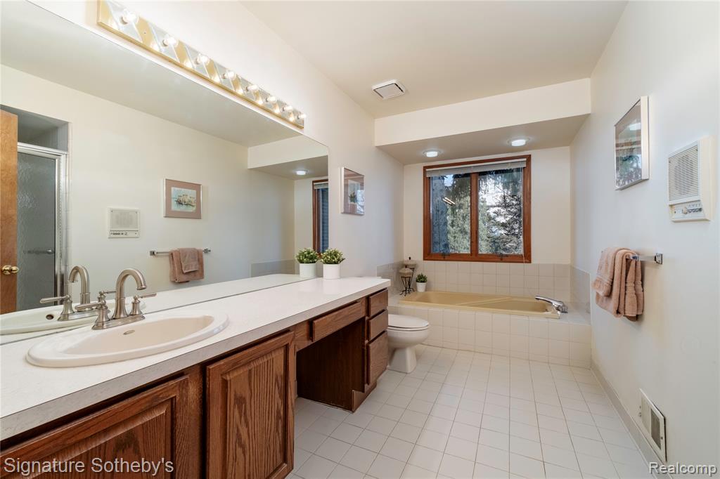 16819 Country Knoll Drive, Northville, MI 48168 — Photo 26