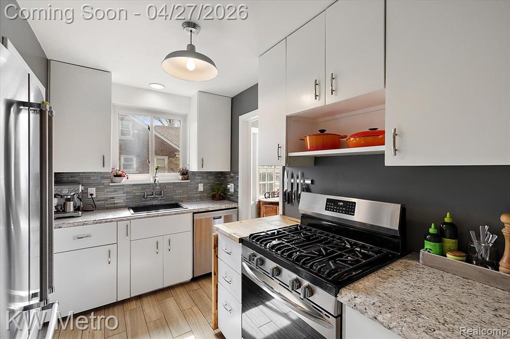 1830 Stanhope Street, Grosse Pointe Woods, MI 48236 — Photo 16