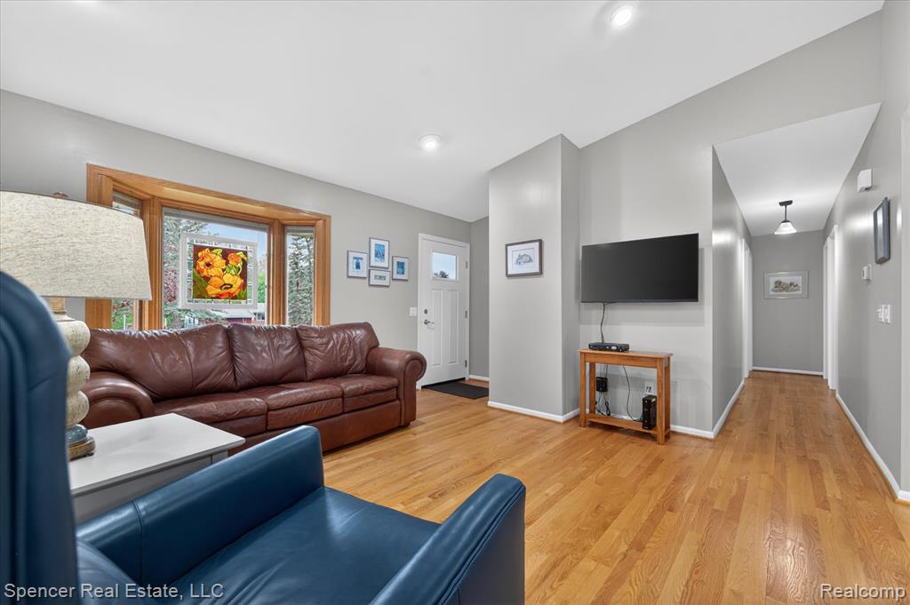 5988 Waldon Road, Clarkston, MI — Photo 10
