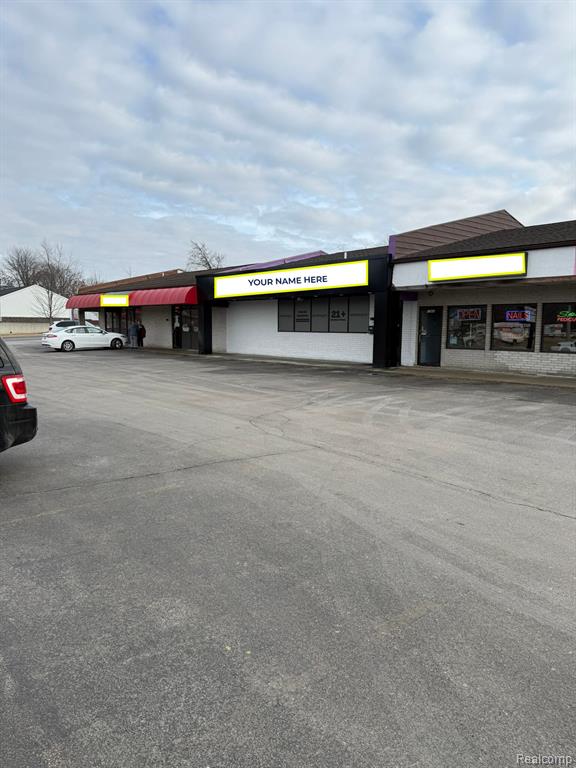 1561 W Maumee Street - Photo 2