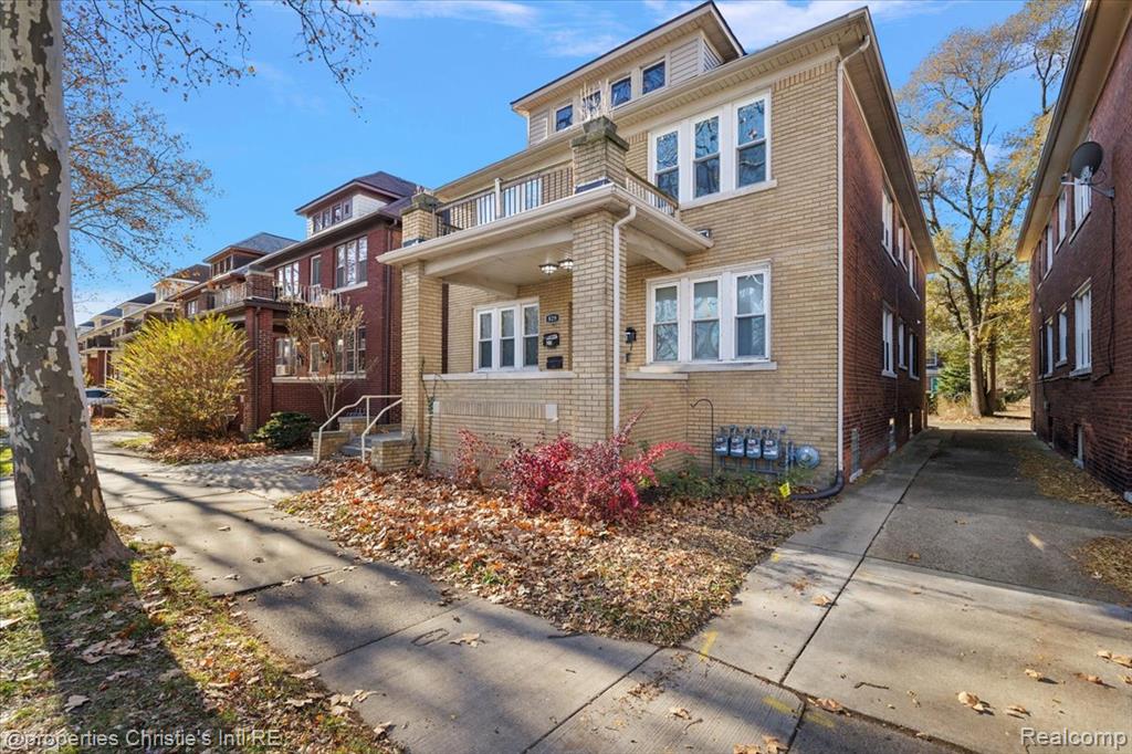 829 Beaconsfield Ave, Grosse Pointe Park, MI 48230 — Photo 3