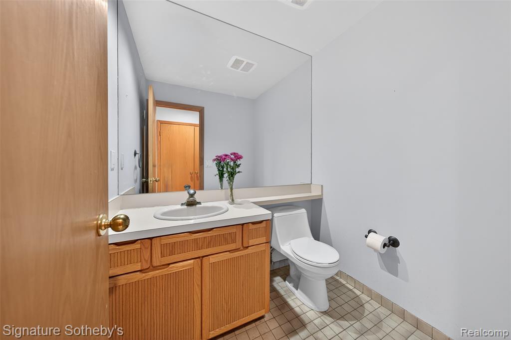 2131 Birchwood Way, Bloomfield Hills, MI 48302 — Photo 25