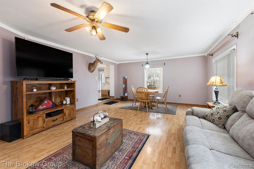 734 WOODLAND Avenue, Lake Orion, MI 48362 — Photo 6