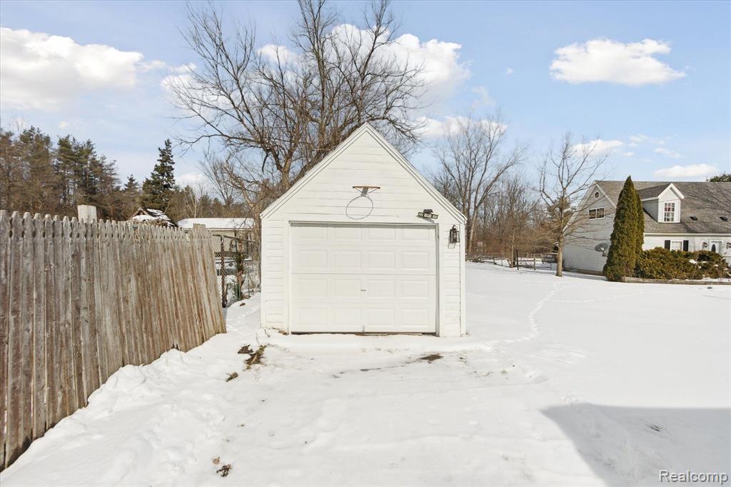 5369 SITKA Street, Burton, MI 48519 — Photo 30