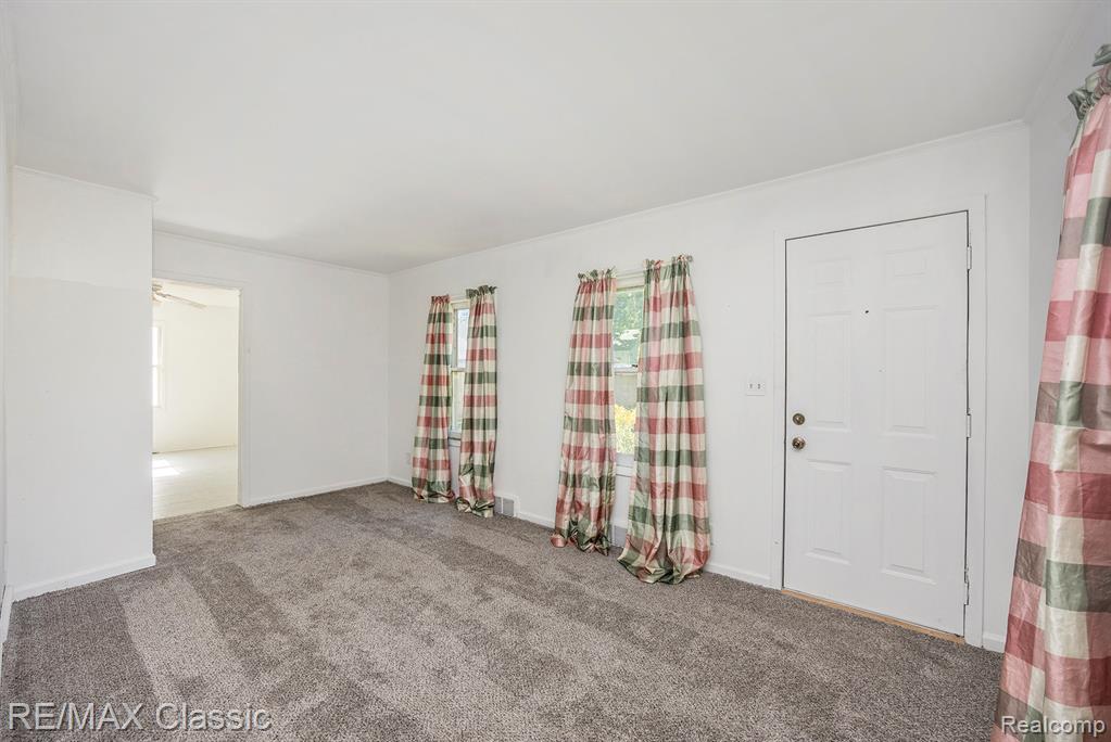 6334 Andersonville Road, Waterford, MI 48329 — Photo 5