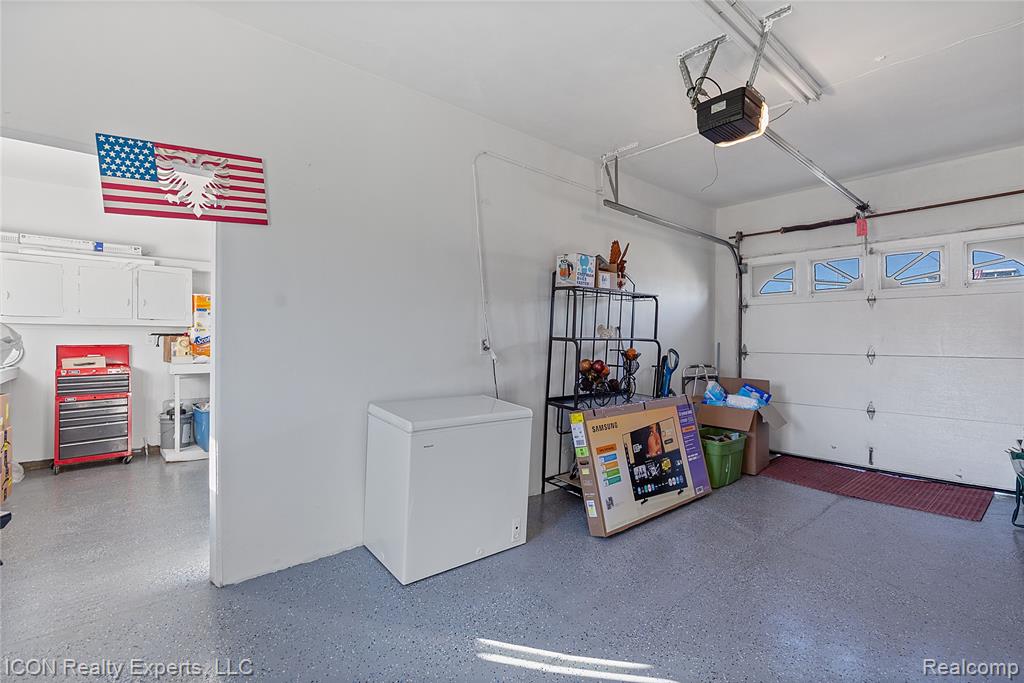 5072 15 Mile Road, Sterling Heights, MI 48310 — Photo 27