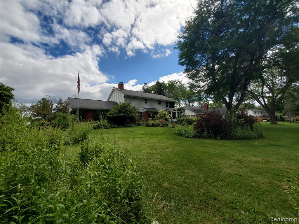 8276 Appleway Drive, Grand Blanc, MI 48439 — Photo 6
