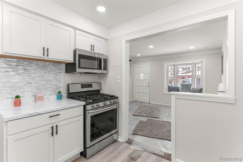 4920 WEDDELL Street, Dearborn Heights, MI 48125 — Photo 12