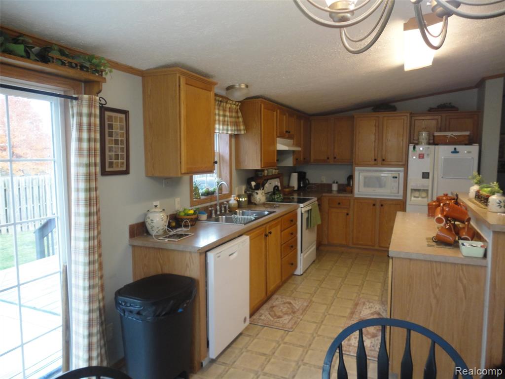 1092 Cameron Circle, Monroe, MI 48161 — Photo 10