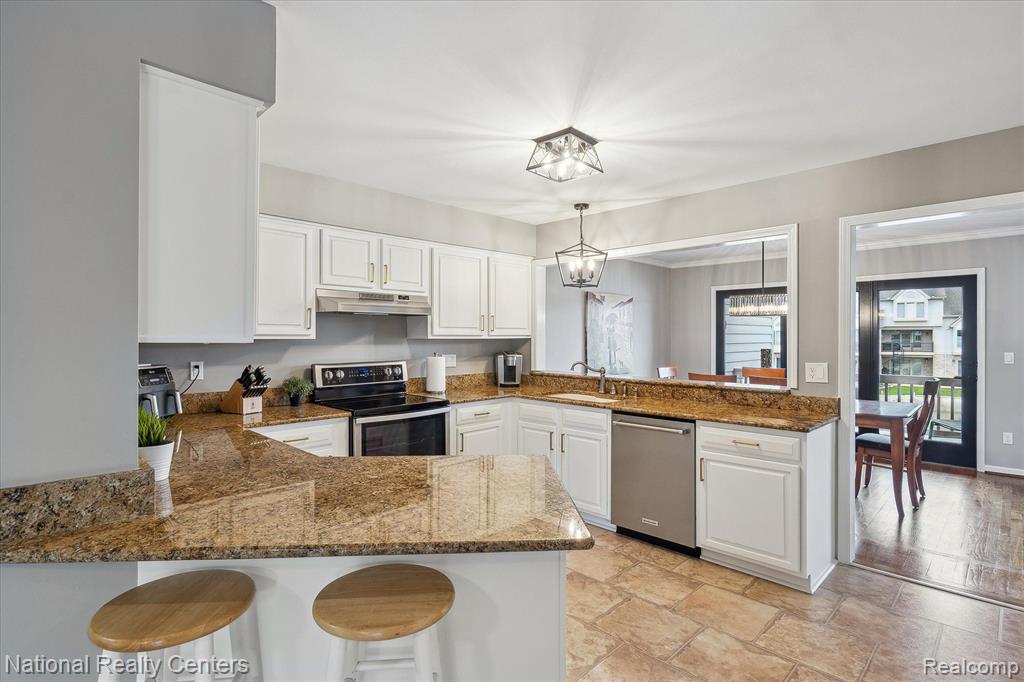 47704 BLUE HERON Drive S, Northville, MI — Photo 15