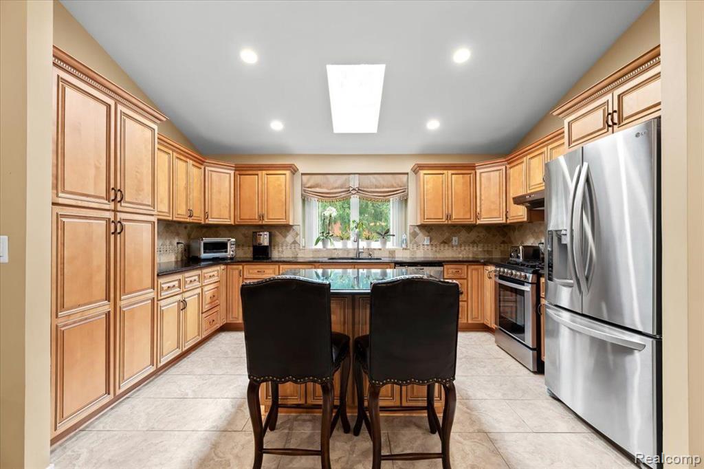 4280 ELIZABETH Lane, Walled Lake, MI 48390 — Photo 11